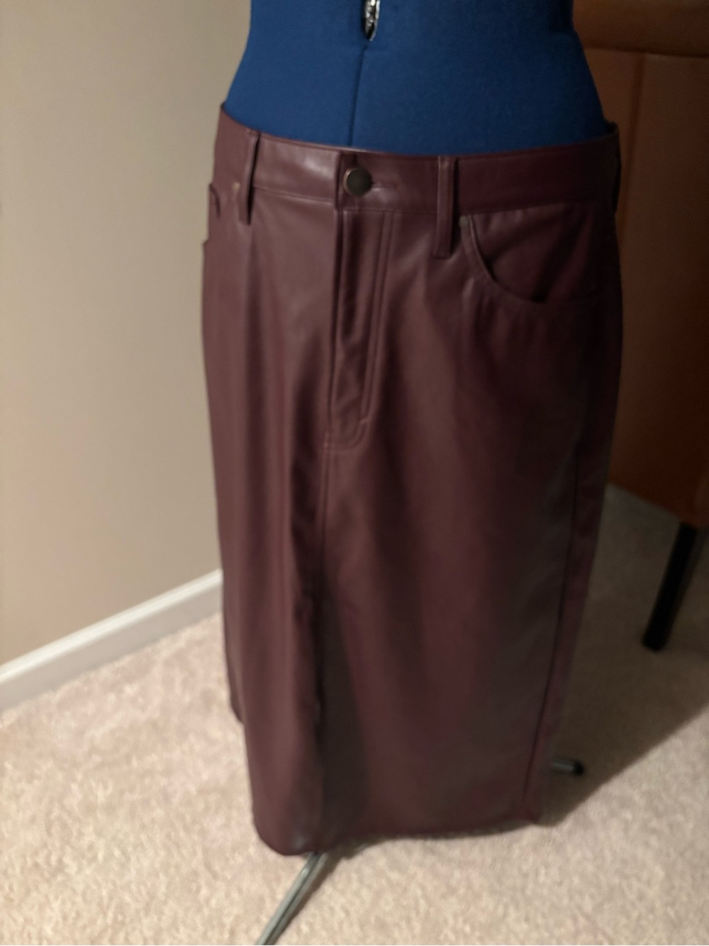 a.n.a Women's Faux Leather Midi Skirt in Burgundy